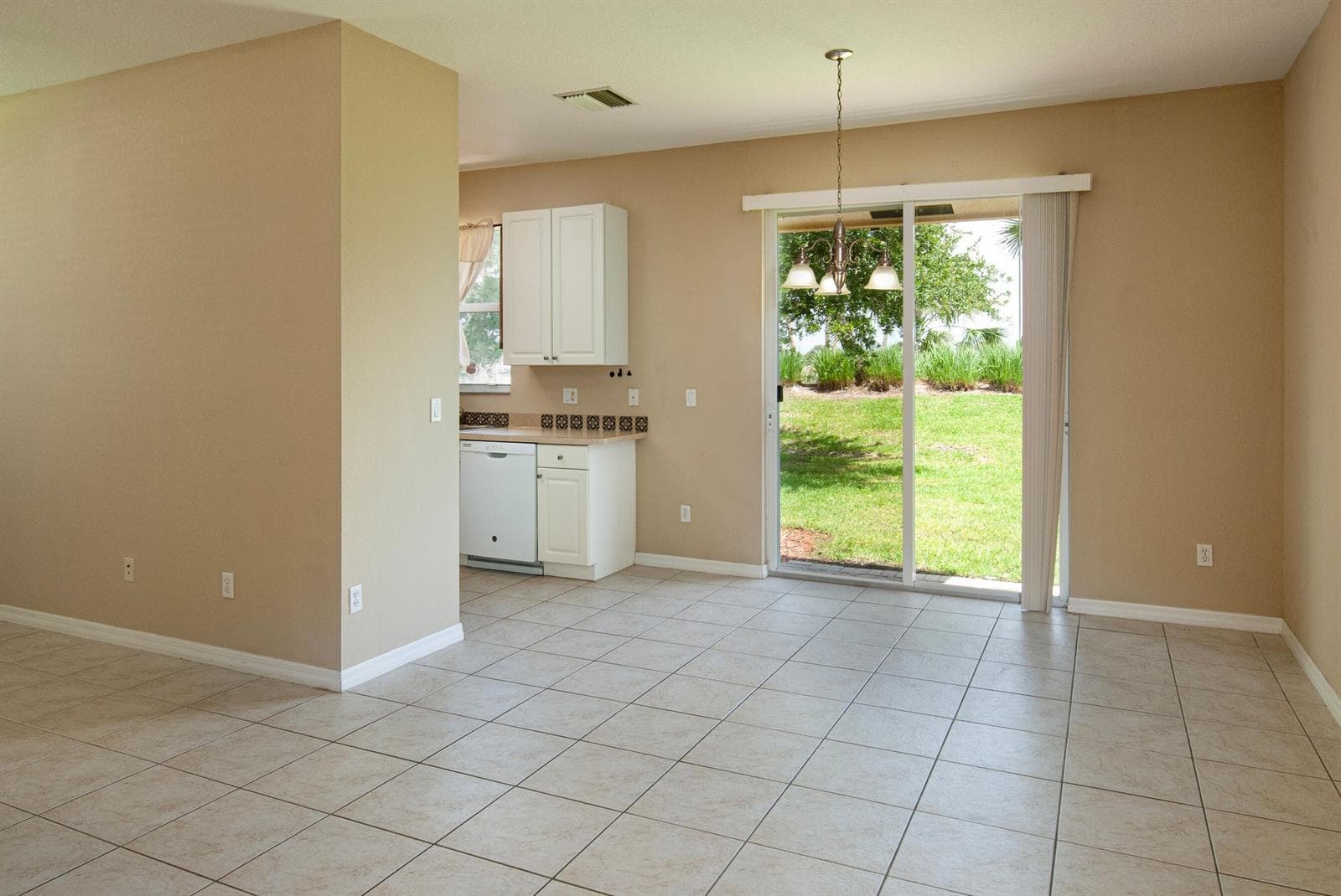 9851 E VERONA Circle, Vero Beach FL 32966 photo 3