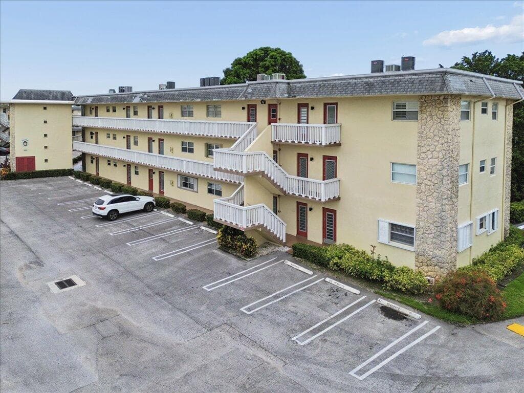4321 NW 16TH Street # C202, Lauderhill FL 33313