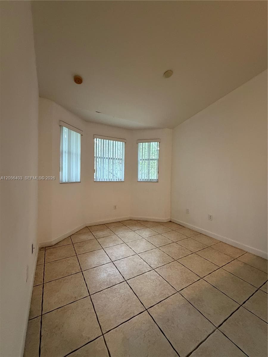 1661 SE 28th St # 204, Homestead FL 33035 photo 4
