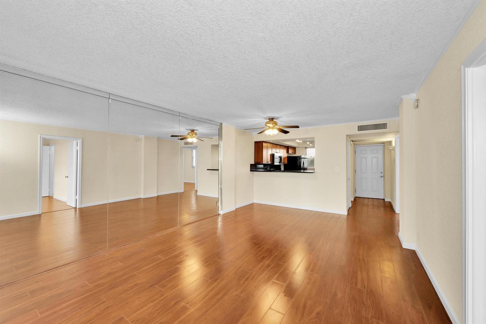 118 Royal Park Drive # 4G, Oakland Park FL 33309 photo 2