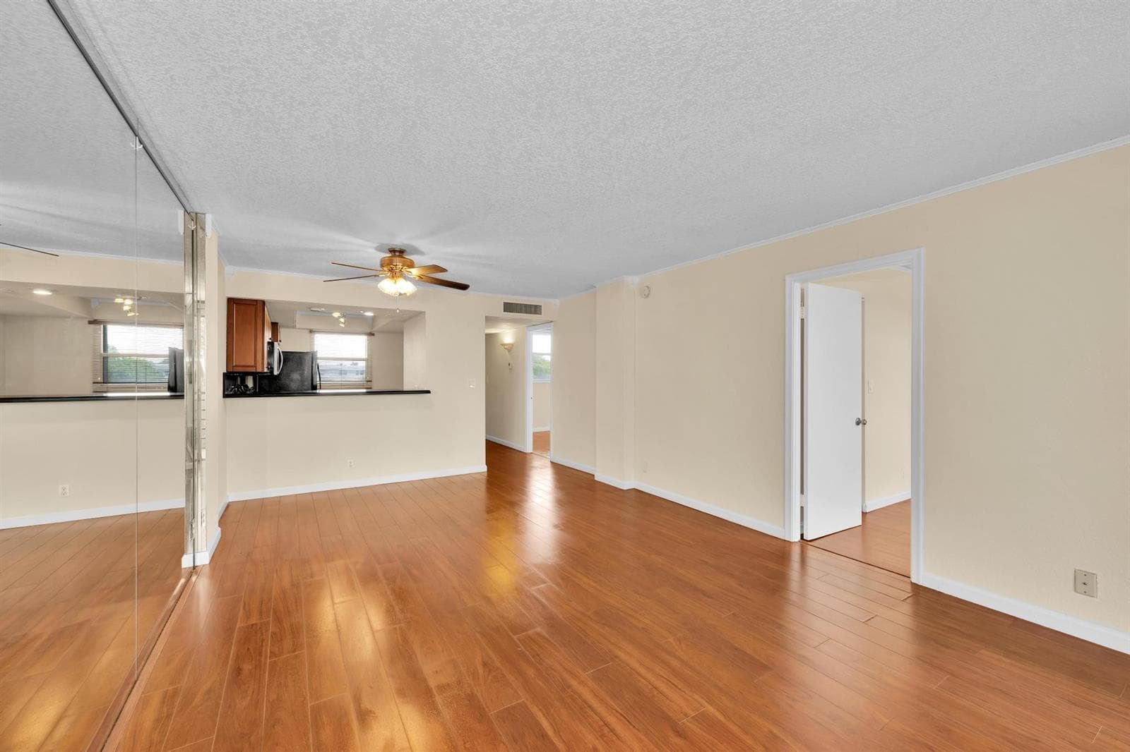 118 Royal Park Drive # 4G, Oakland Park FL 33309 photo 3