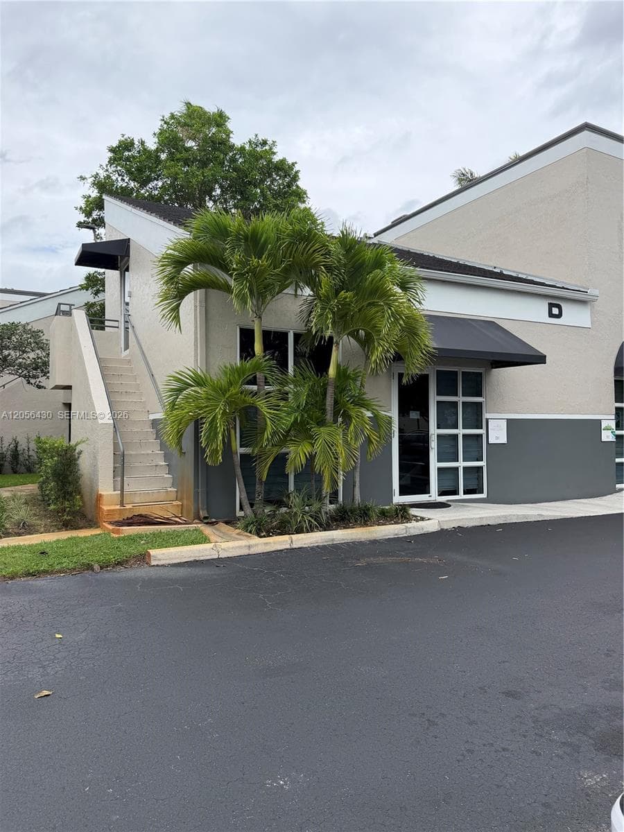 13200 SW 128th St # D1, Miami FL 33186