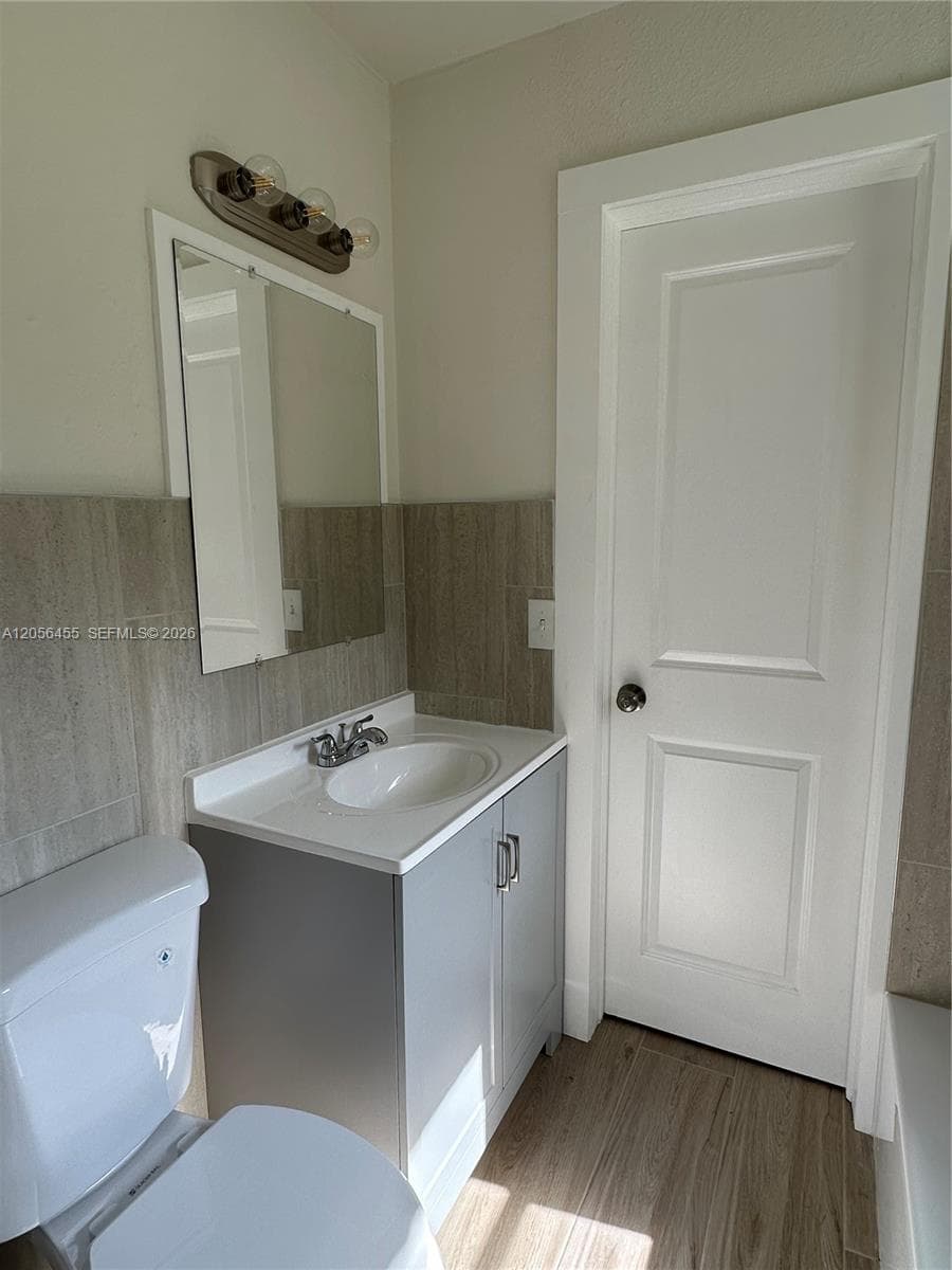 1048 E Avenue E # 3, Riviera Beach FL 33404 photo 4