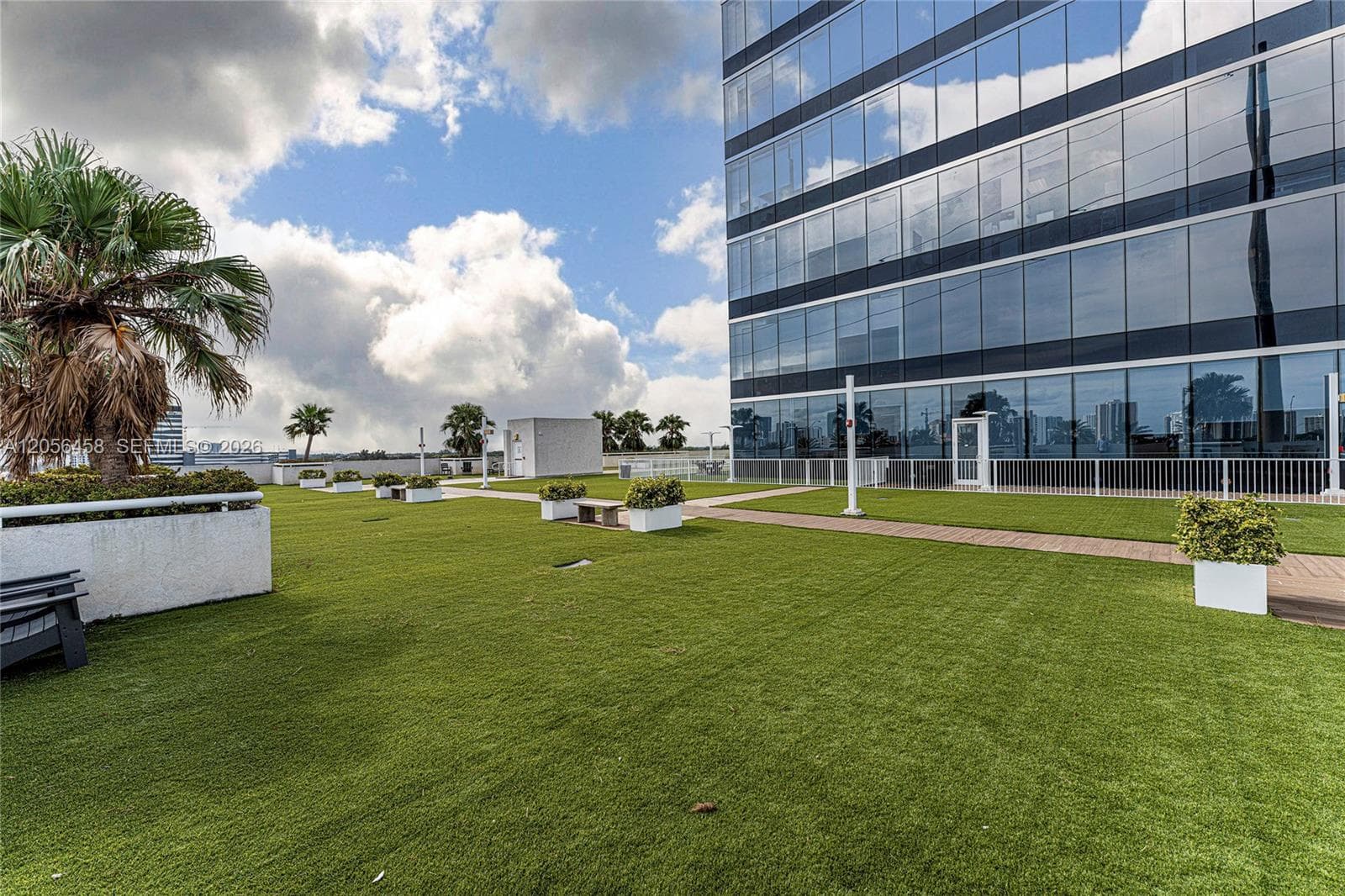 20200 W Dixie Hwy # 903, Miami FL 33180 photo 4