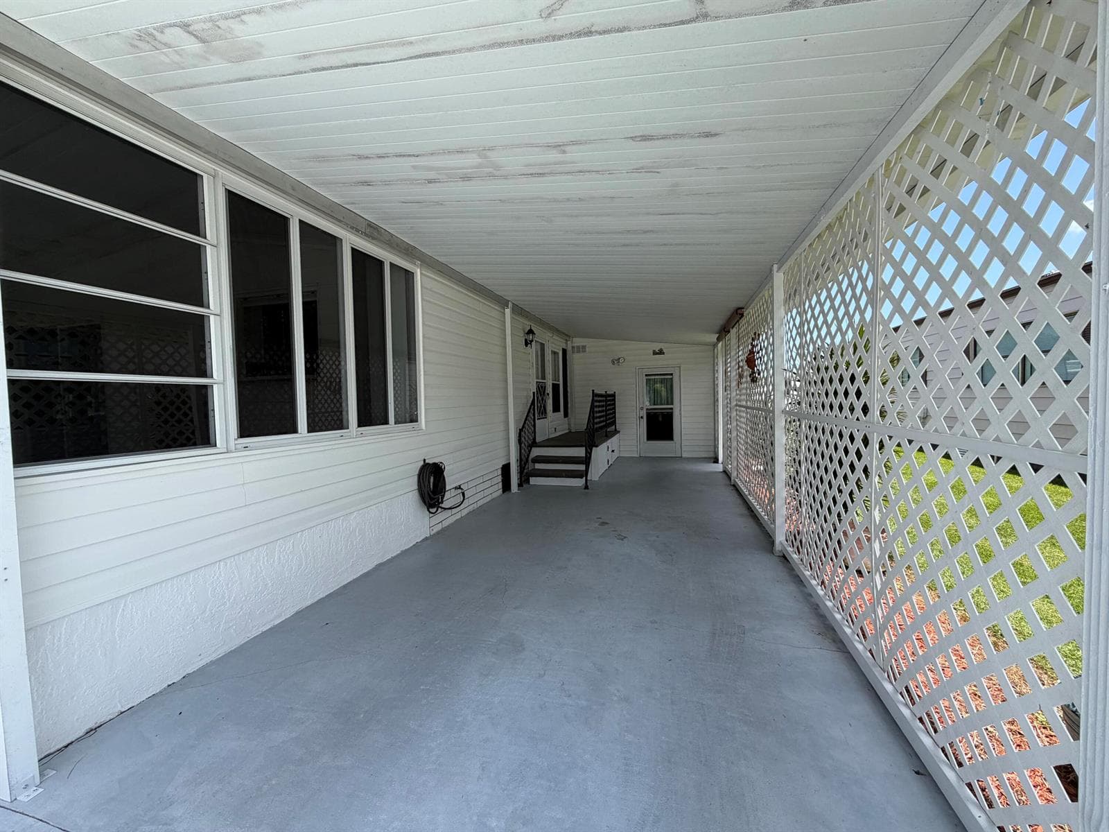 8204 W BITTERBUSH Lane, Port St. Lucie FL 34952 photo 3