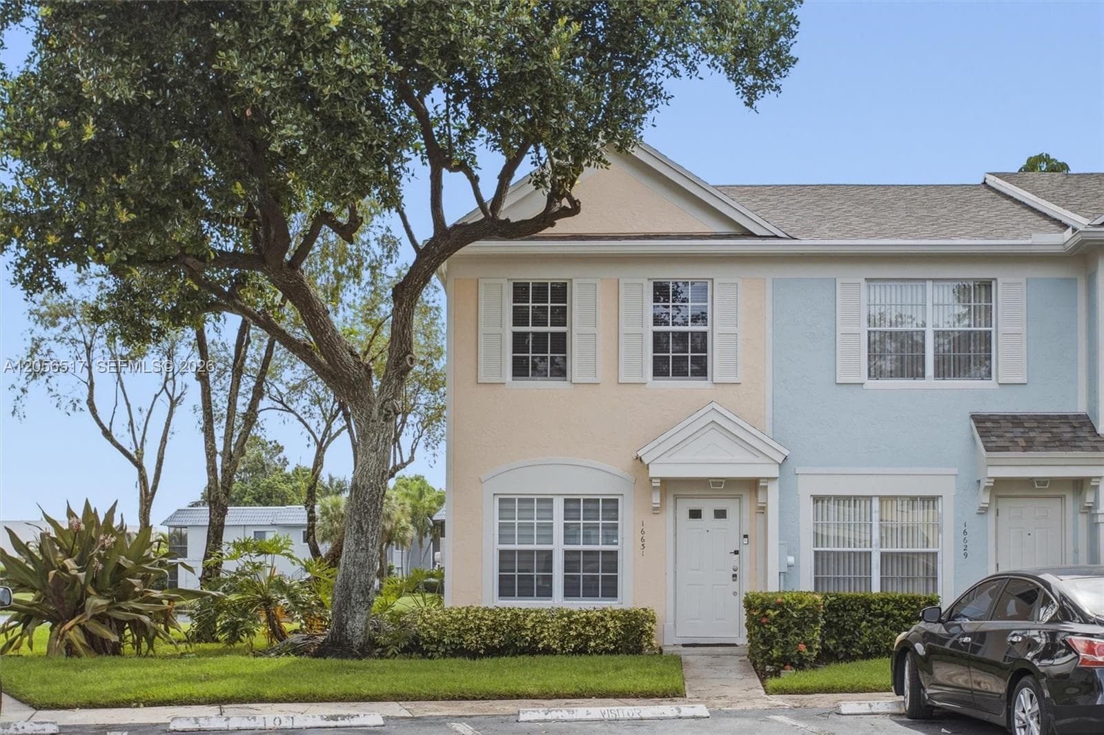 16631 Hemingway Dr, Weston FL 33326
