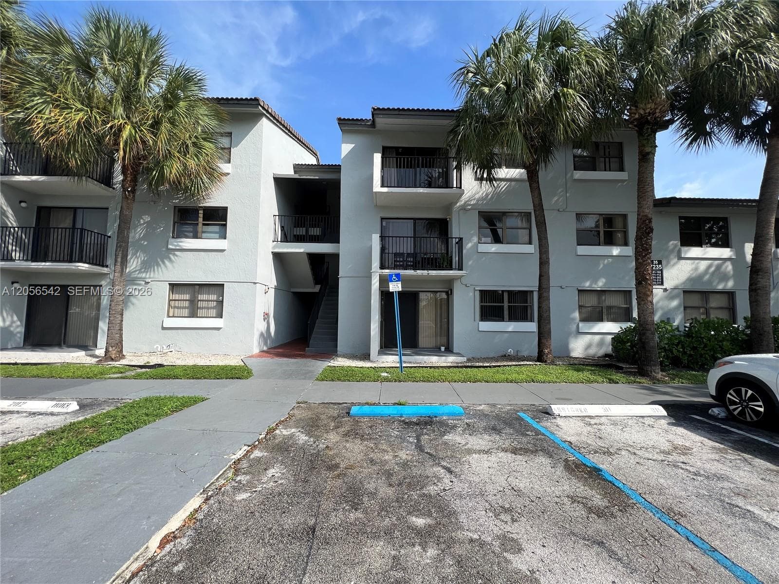 7235 NW 179th St # 104, Hialeah FL 33015