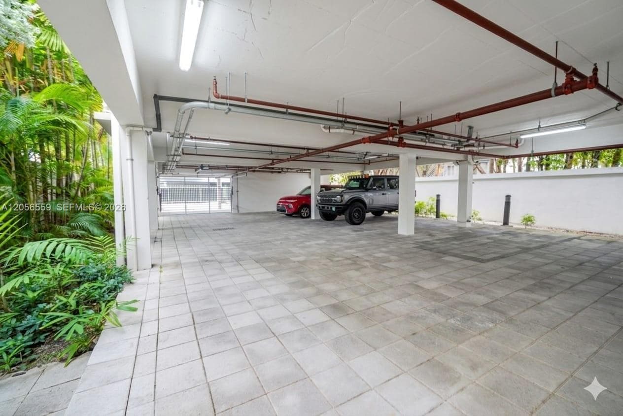 619 Meridian Ave # 4, Miami Beach FL 33139 photo 2