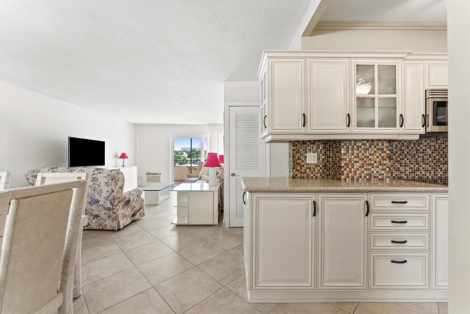 220 Kings Point Drive # 210, Sunny Isles Beach FL 33160
