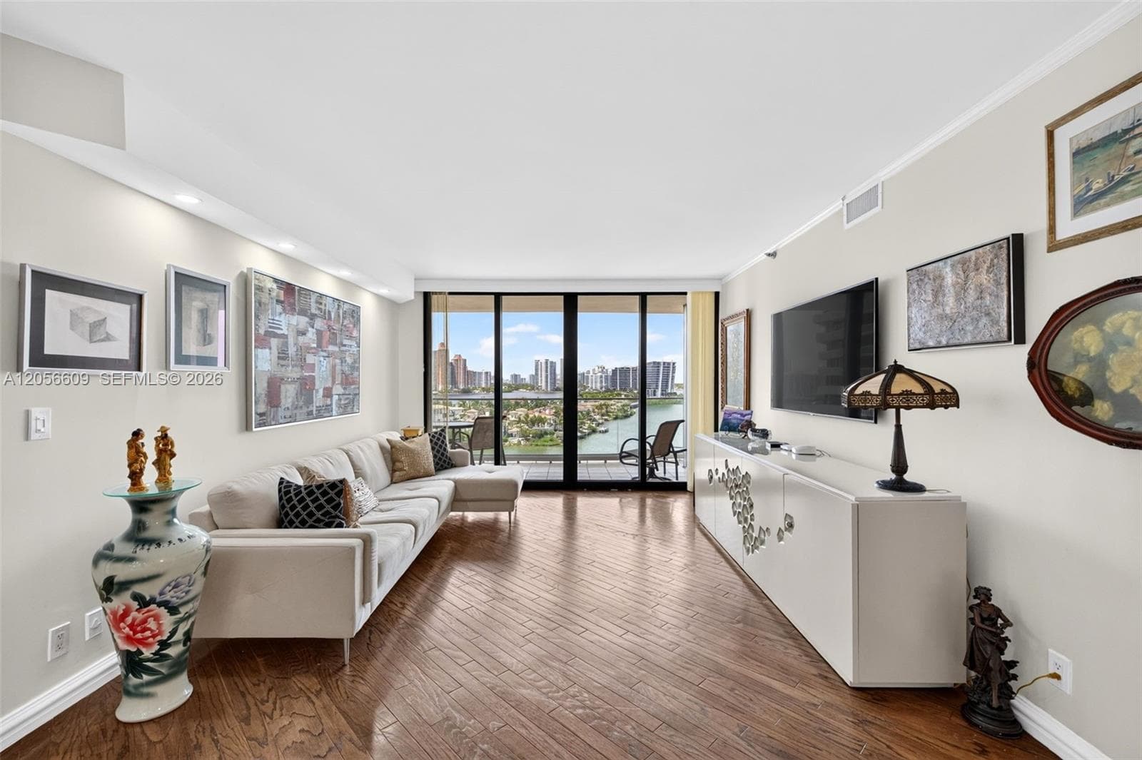 2800 Island Blvd # 1005, Aventura FL 33160