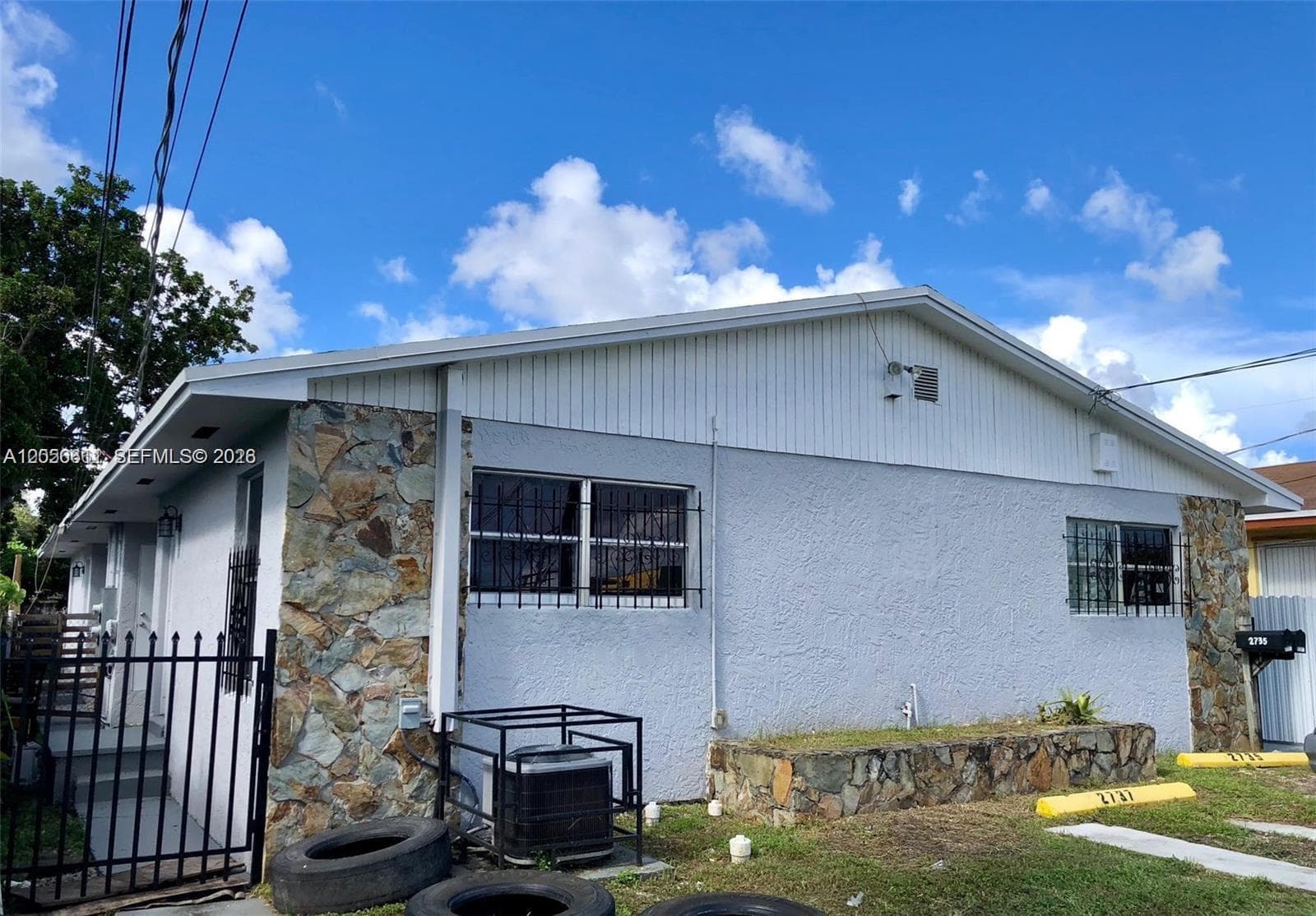 2735 NW 27th St, Miami FL 33142