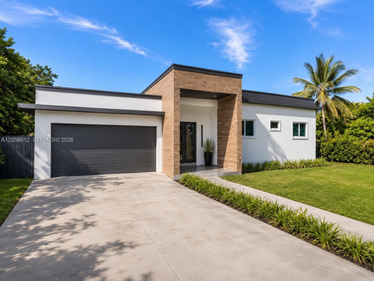 15260 NE 2nd Ave, Miami FL 33162 photo 2
