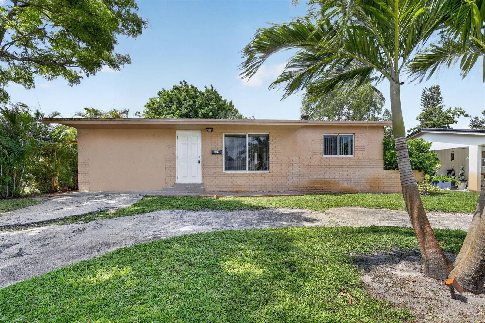 6281 NW 14TH Court, Sunrise FL 33313 photo 2