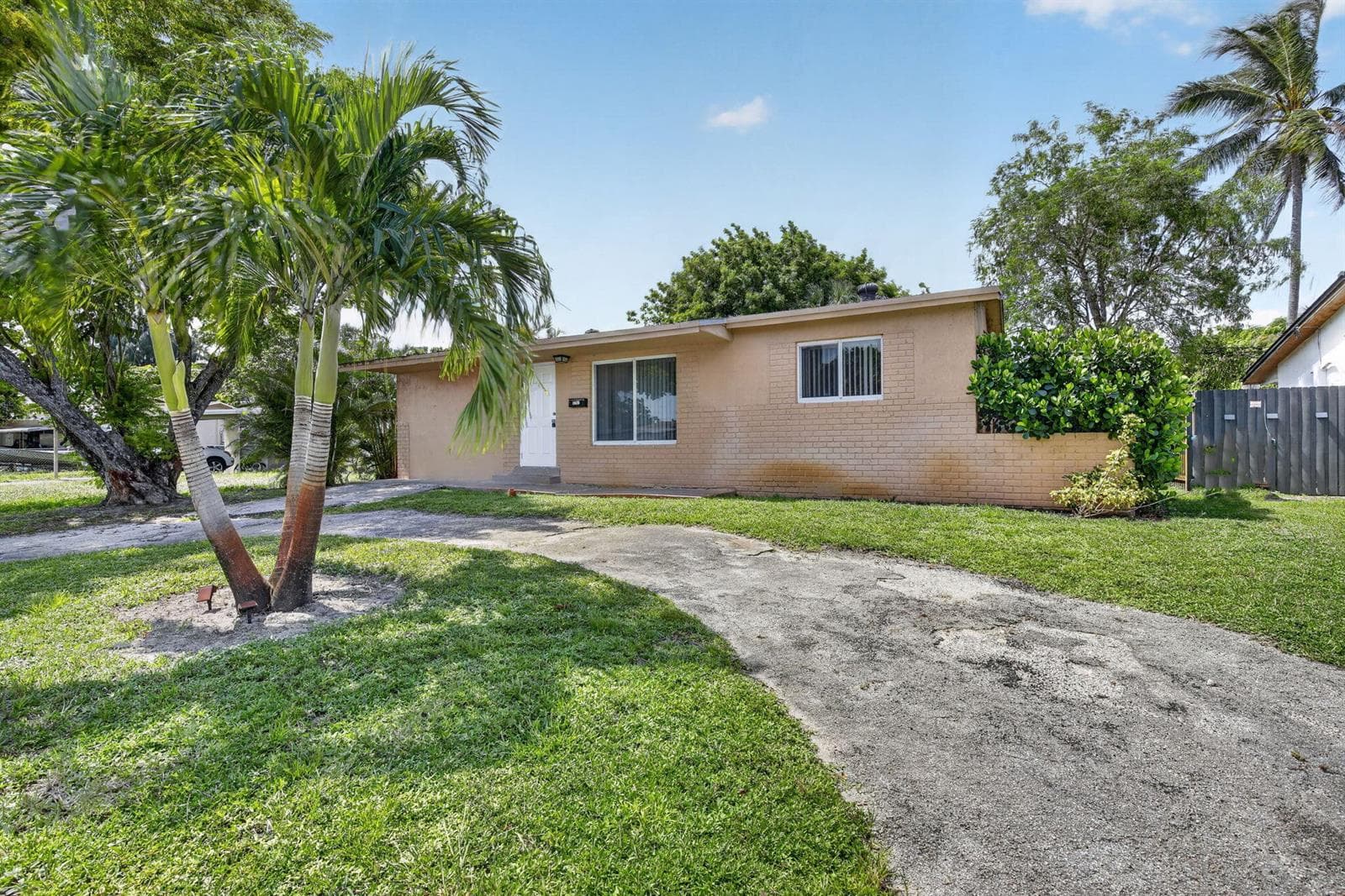 6281 NW 14TH Court, Sunrise FL 33313 photo 3