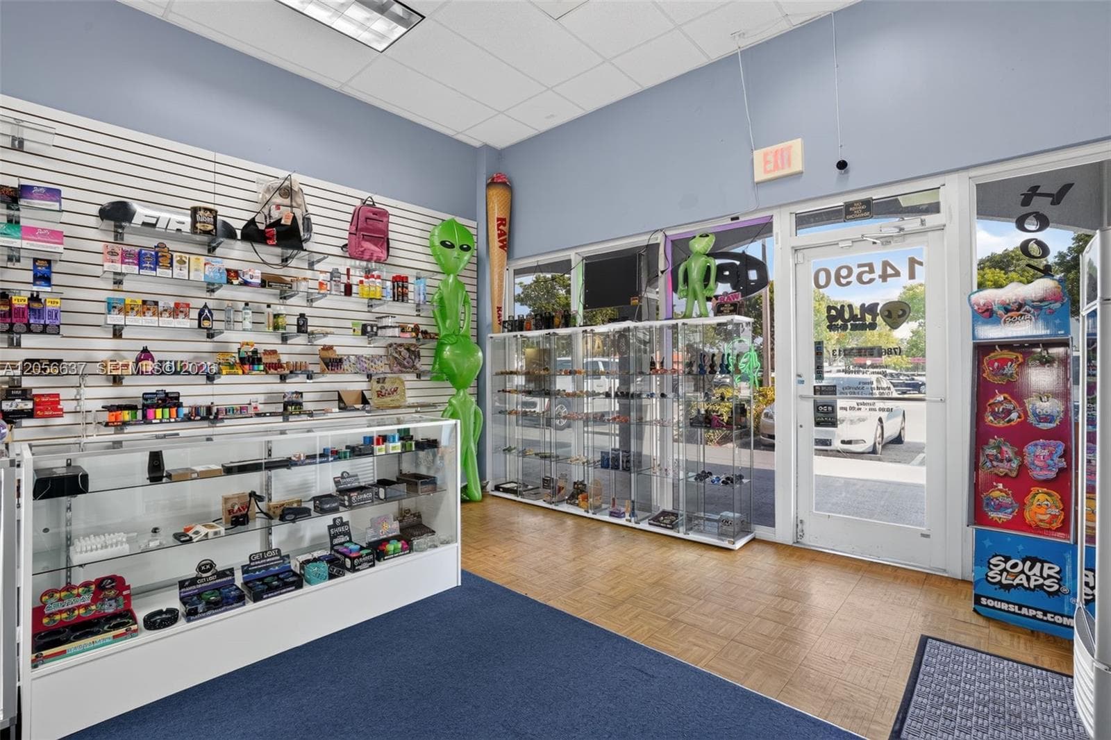 Smoke Shop for Sale in Tamiami, Kendall FL 33184 photo 3