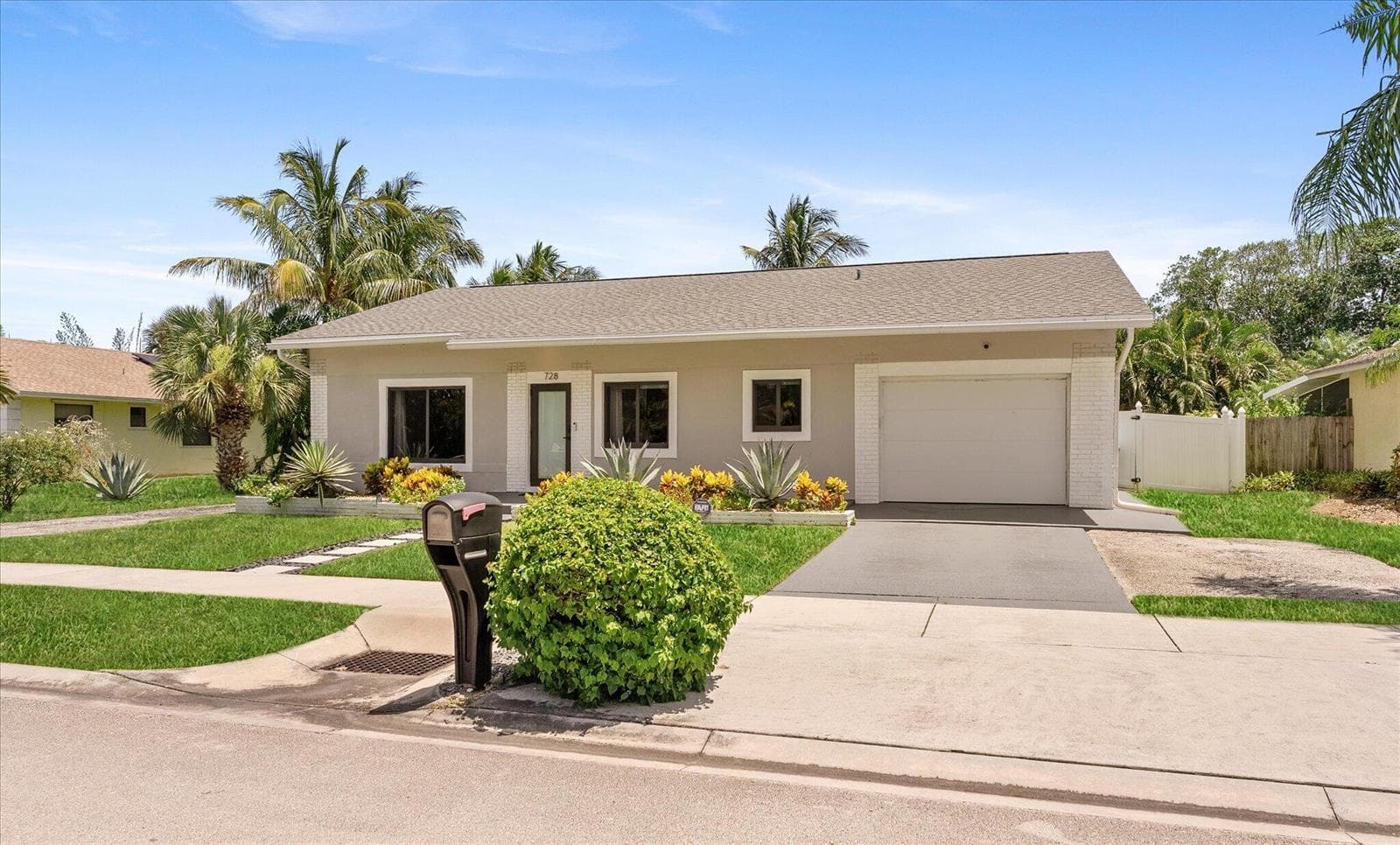 728 NE 9TH Avenue, Boynton Beach FL 33435 photo 2