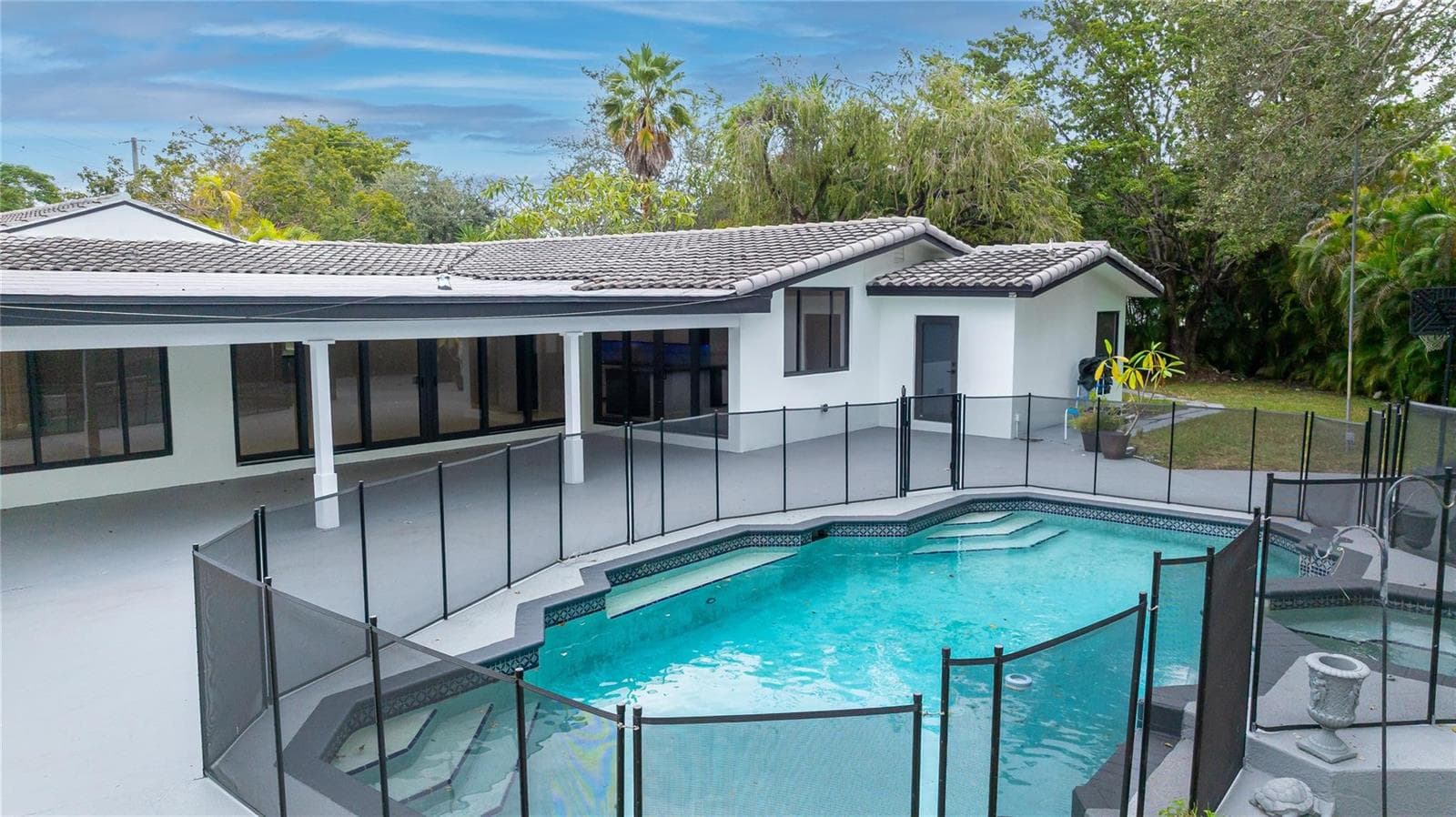 13401 SW 83RD Avenue, Pinecrest FL 33156 photo 2