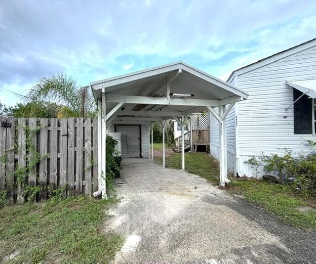 8423 SE Sandy Lane, Hobe Sound FL 33455 photo 2