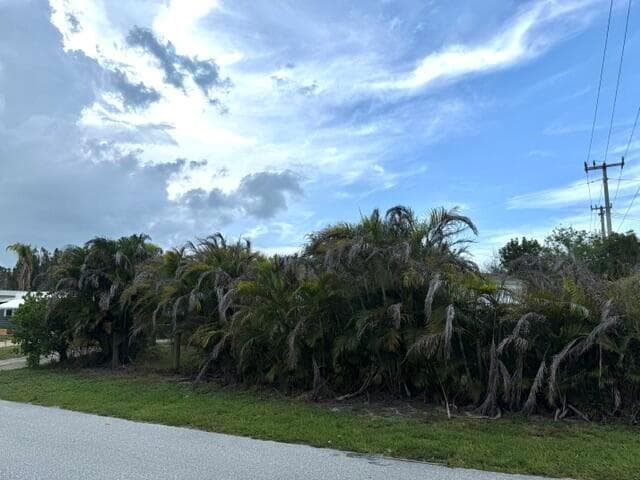 8423 SE Sandy Lane, Hobe Sound FL 33455 photo 3