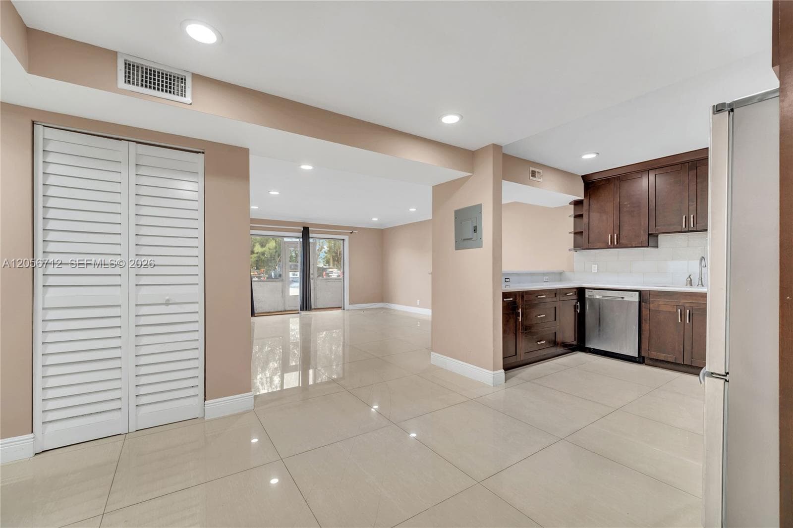 4848 NW 24th Ct # 118, Lauderdale Lakes FL 33313 photo 2