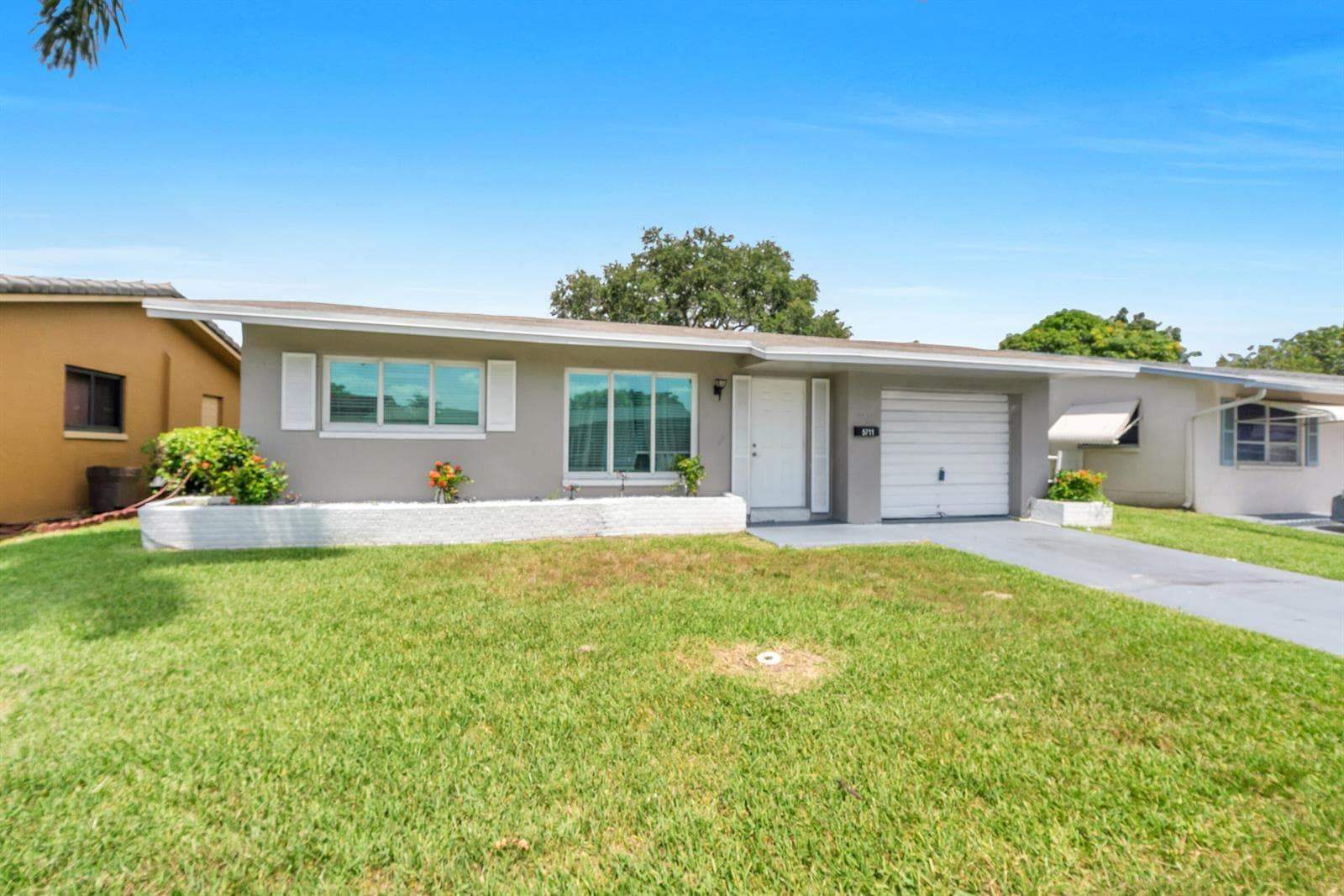 5711 NW 65TH Way, Tamarac FL 33321 photo 2