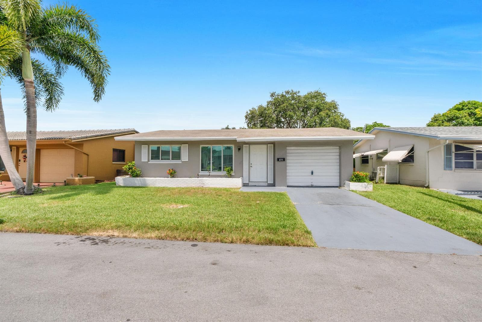 5711 NW 65TH Way, Tamarac FL 33321
