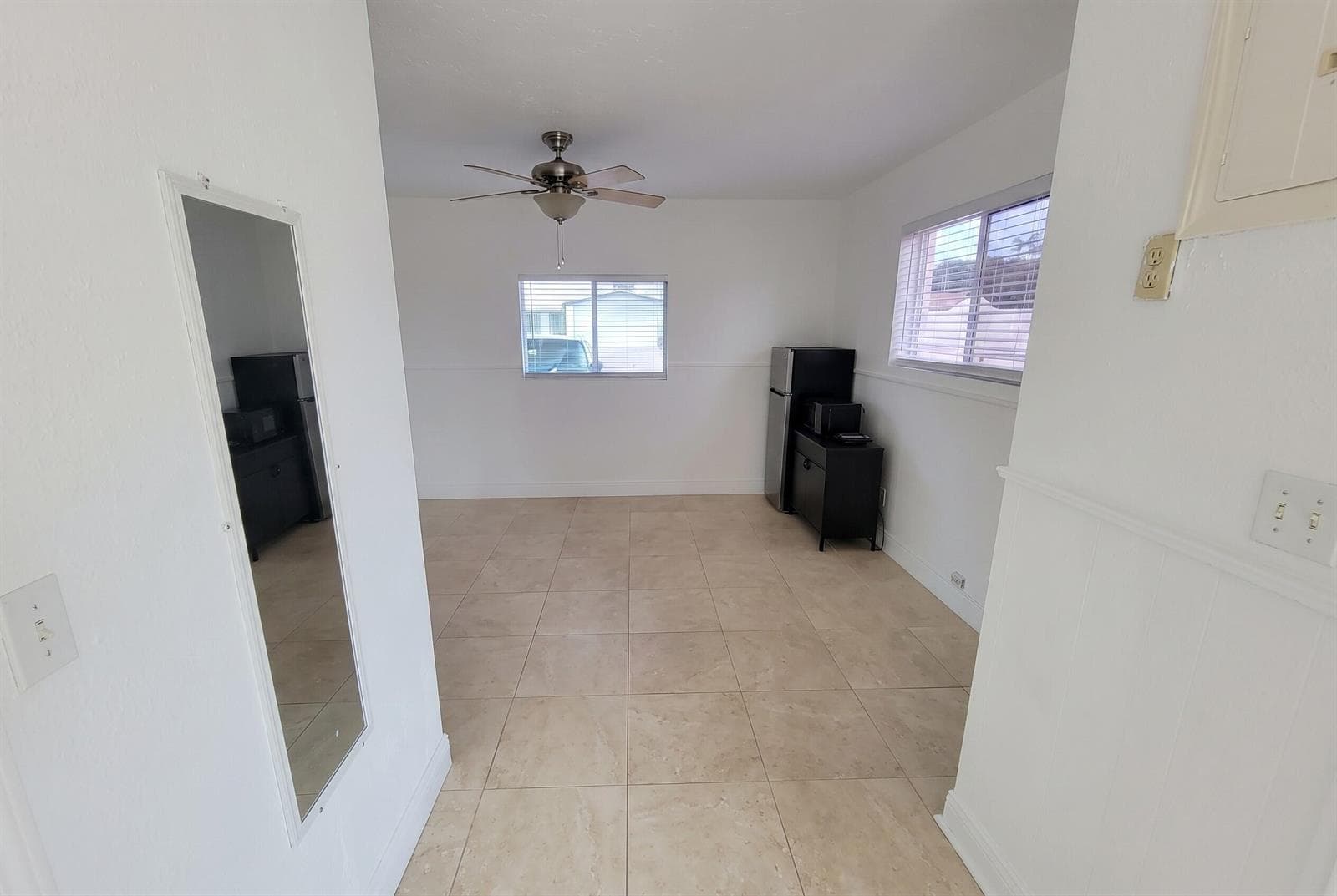 2021 NW 85TH Avenue, Pembroke Pines FL 33024 photo 3