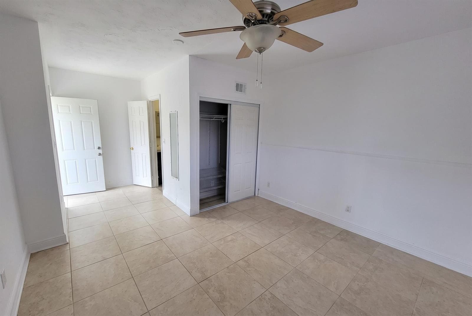 2021 NW 85TH Avenue, Pembroke Pines FL 33024 photo 4