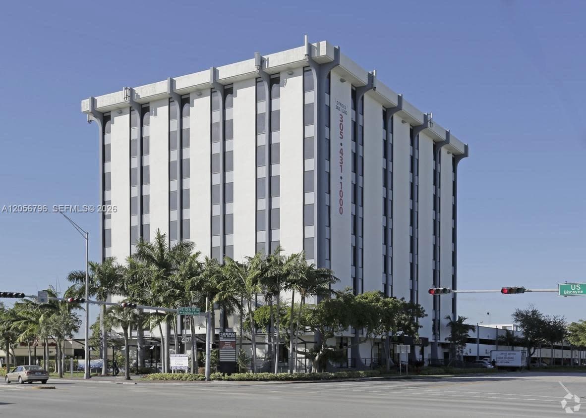 12550 Biscayne Blvd # 403, North Miami FL 33181 photo 2