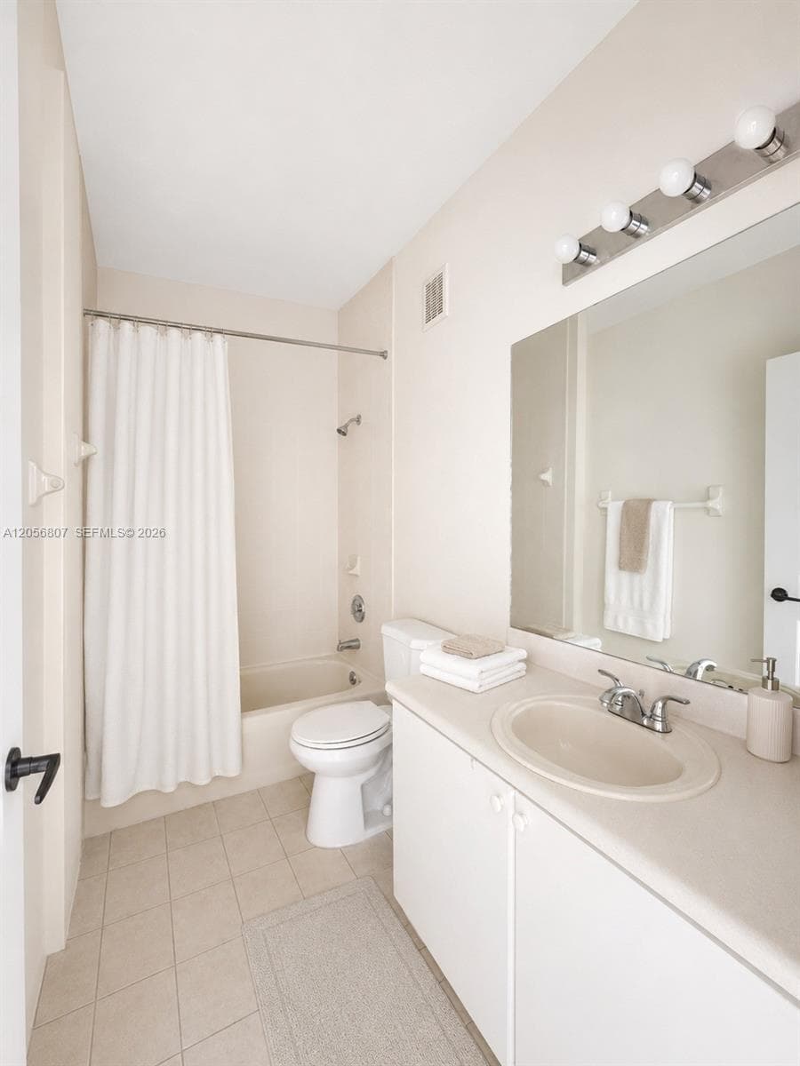 17650 NW 73rd Ave # 104-18, Hialeah, FL 33015 photo 4