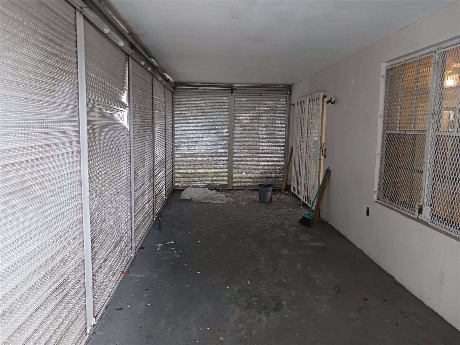 7757 SE EMBASSY Boulevard, Miramar FL 33023 photo 5