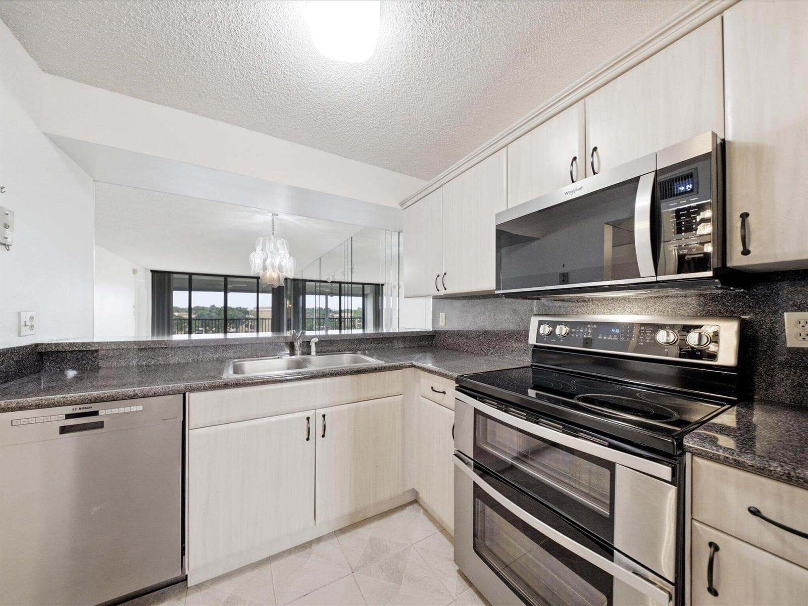 6539 CORAL LAKE Drive # 403, Margate FL 33063 photo 5
