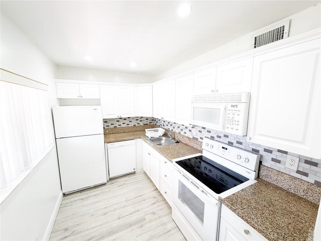 2710 Riverside Drive # 201-A, Coral Springs FL 33065 photo 4