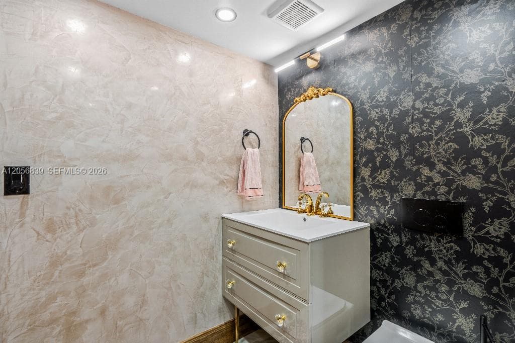 2457 Collins Ave # 1603, Miami Beach FL 33140 photo 3