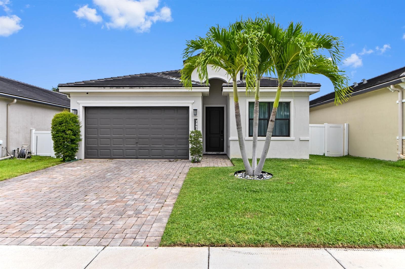 7461 Moonrise Drive, Lake Worth FL 33467 photo 2