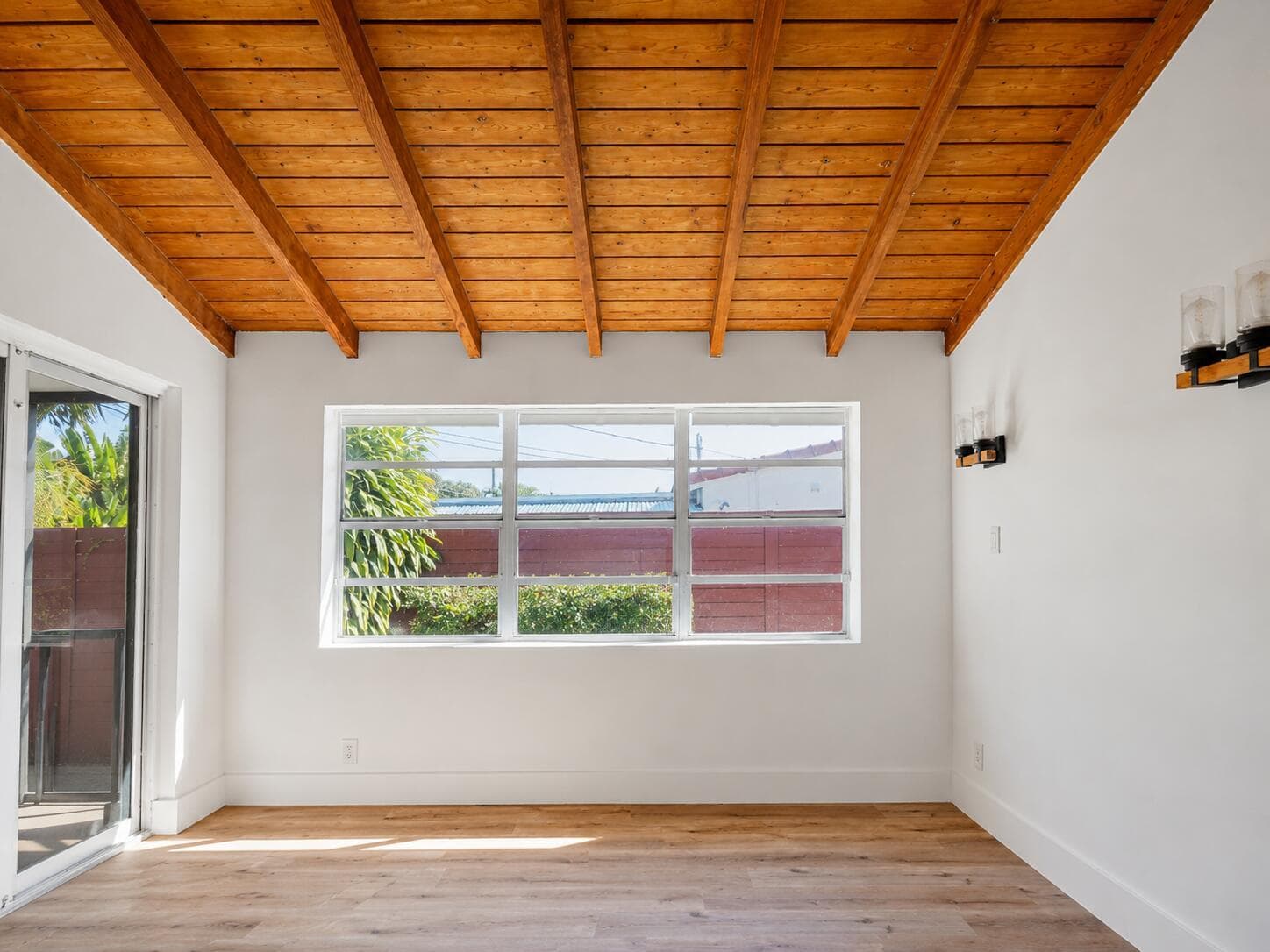 819 NE 2ND Court, Hallandale Beach FL 33009 photo 5