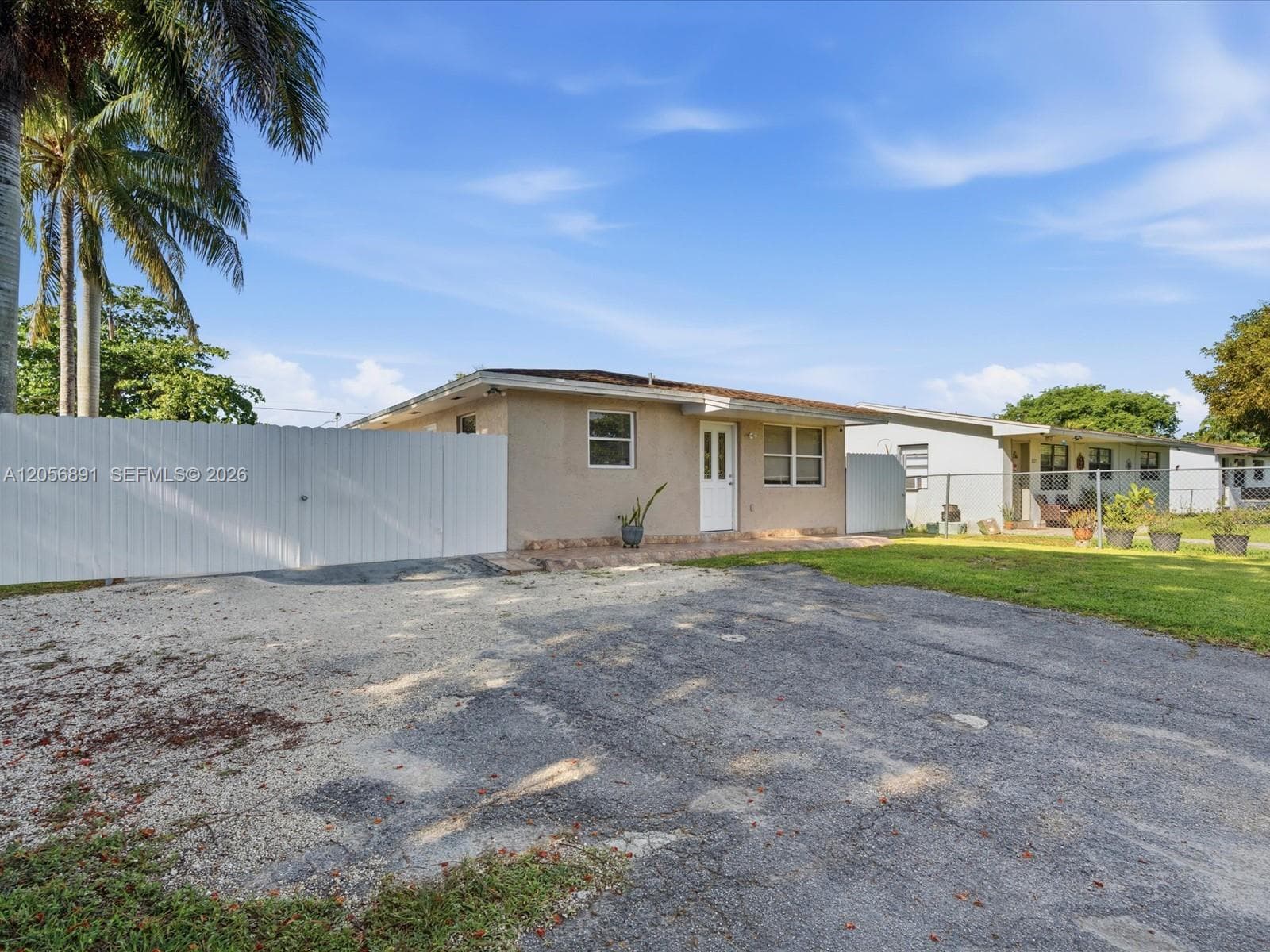 827 SW 3rd St, Florida City FL 33034 photo 3