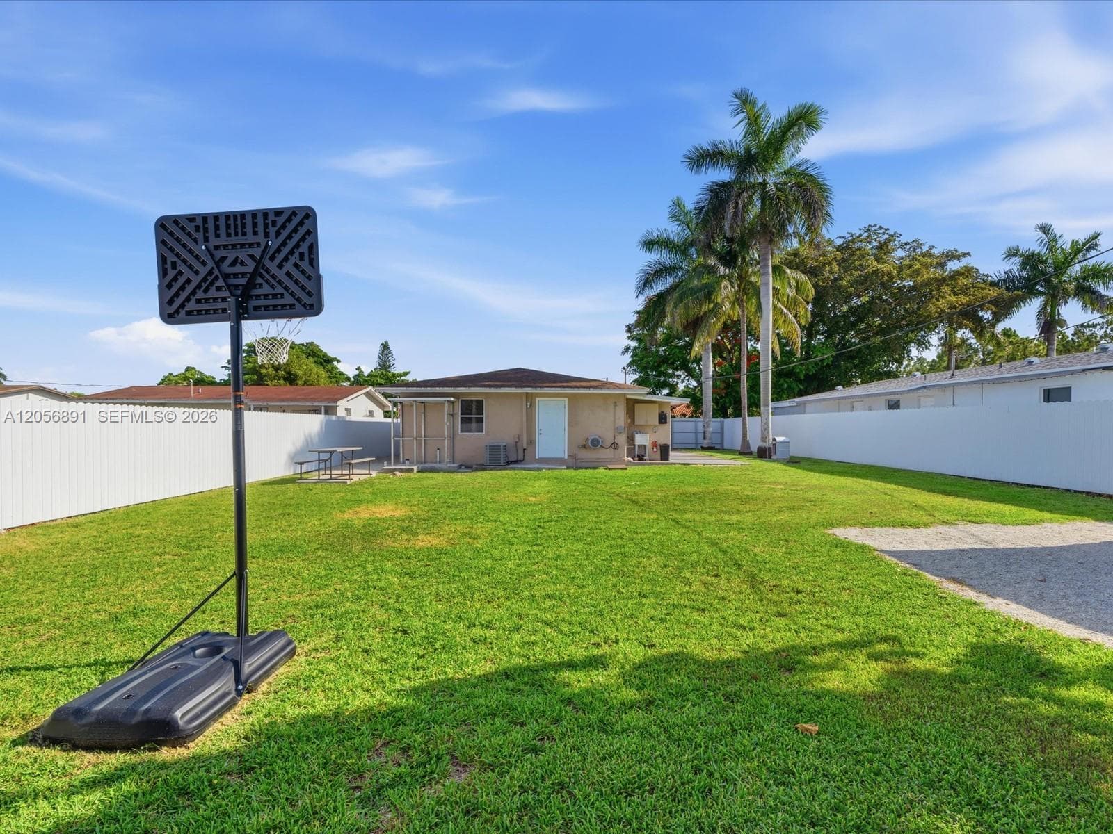 827 SW 3rd St, Florida City FL 33034 photo 4