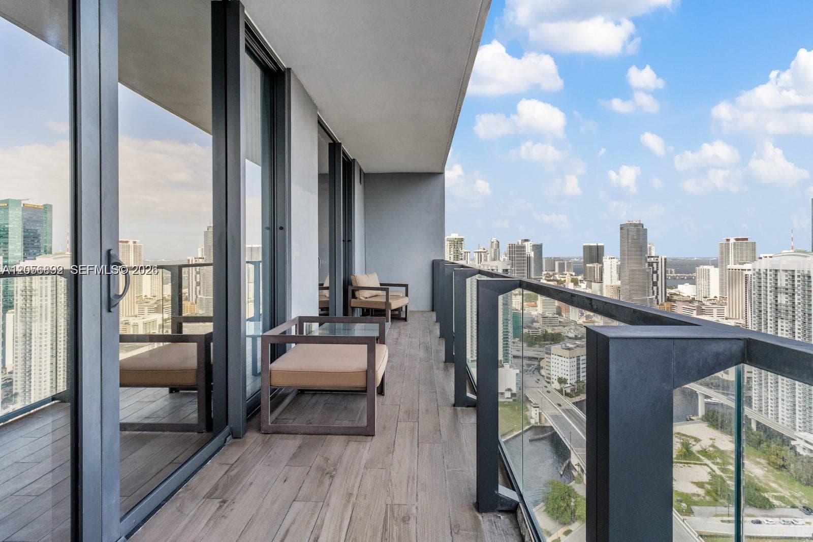 88 SW 7th St # 3909, Miami FL 33130 photo 4