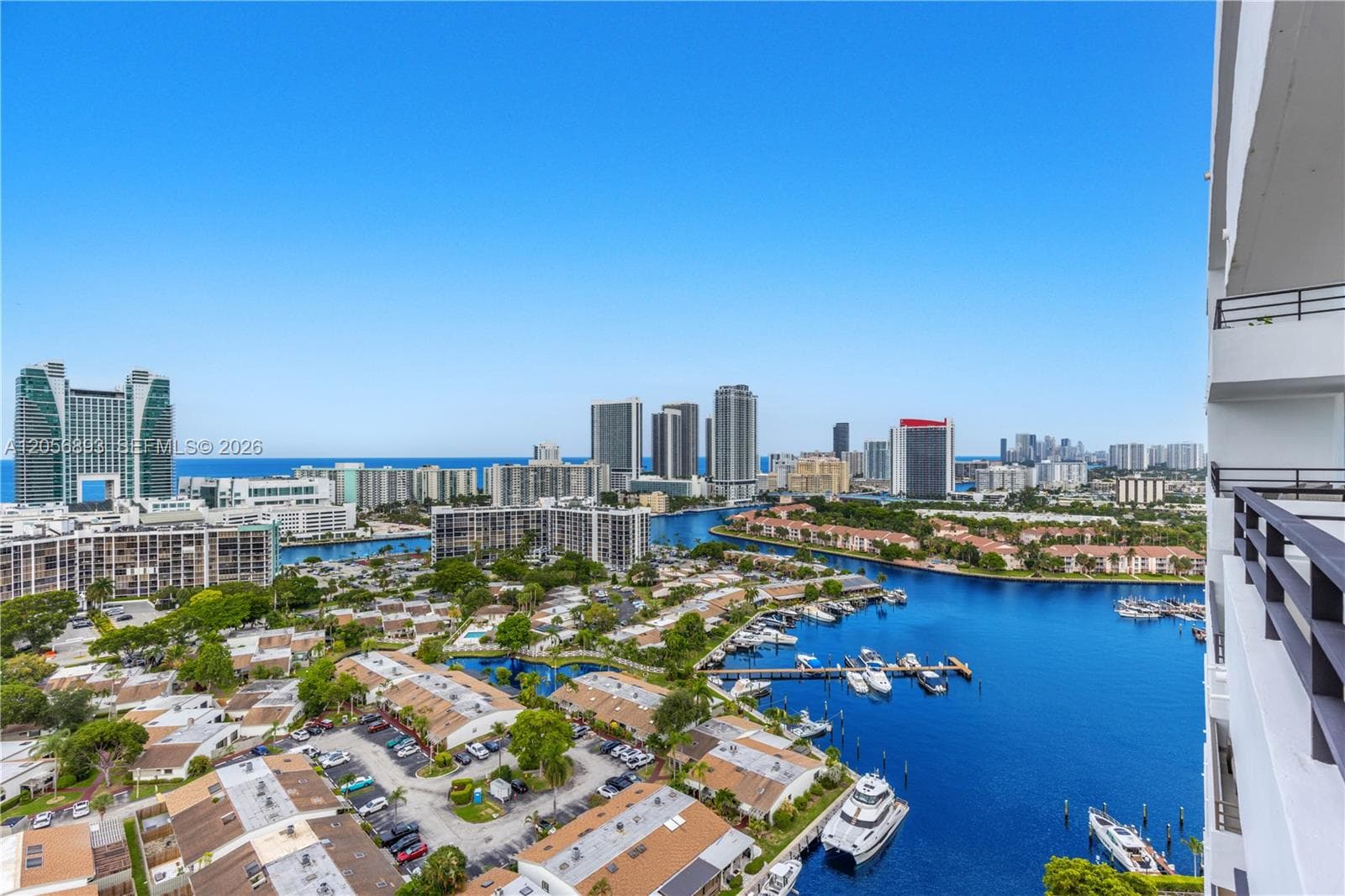 2500 PARKVIEW DR # 2405, Hallandale Beach FL 33009 photo 2
