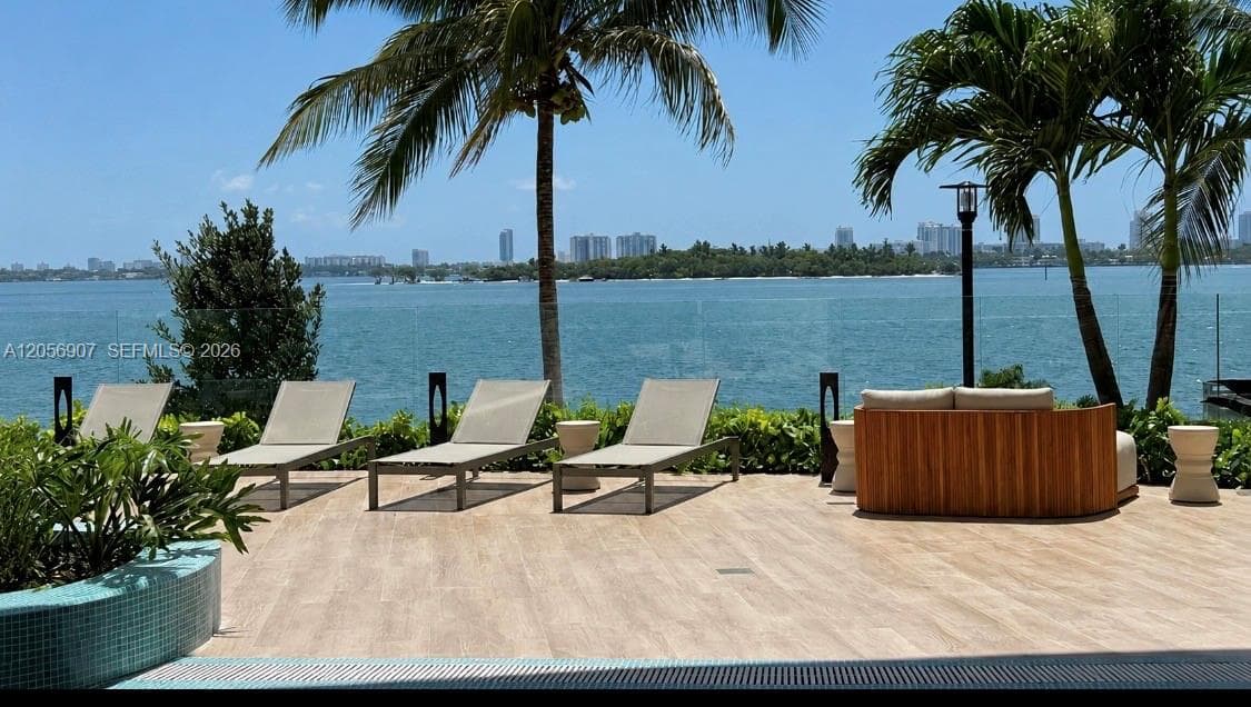 700 NE 24th St # 1202, Miami, FL 33137 photo 4