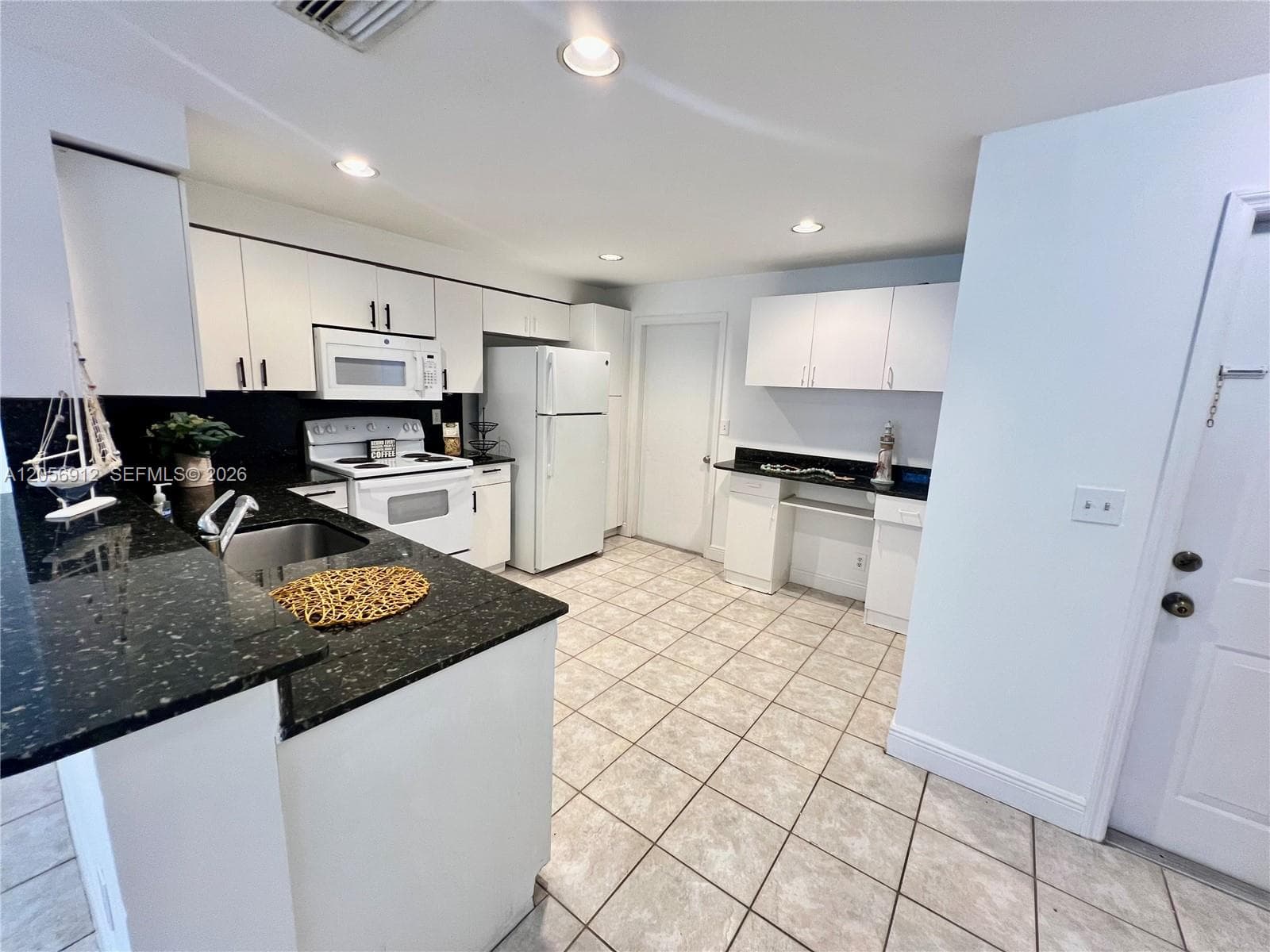 1387 Barcelona Way # 26, Weston FL 33327 photo 5