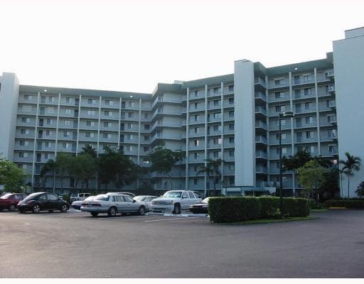 2334 S Cypress Bend Drive # 802, Pompano Beach FL 33069