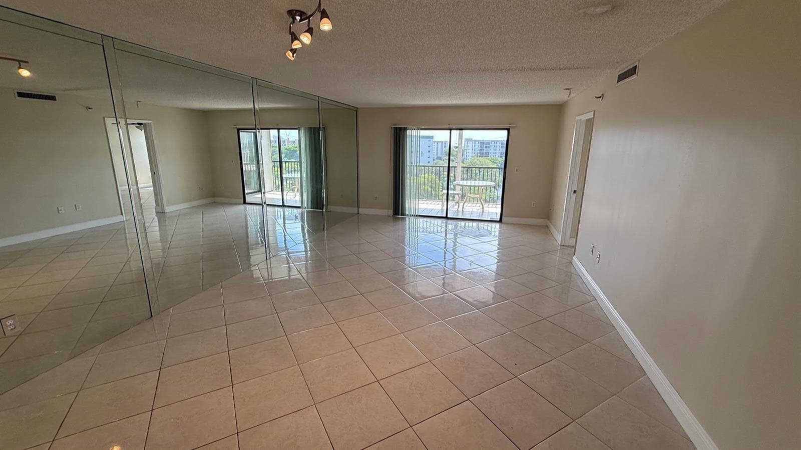 2334 S Cypress Bend Drive # 802, Pompano Beach FL 33069 photo 5