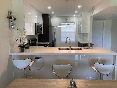 565 OAKS Lane # 305, Pompano Beach FL 33069 photo 3