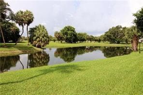 565 OAKS Lane # 305, Pompano Beach FL 33069 photo 4