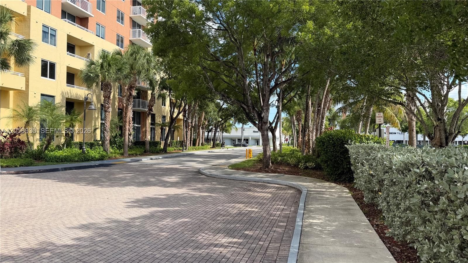2775 NE 187th St # 316, Aventura FL 33180