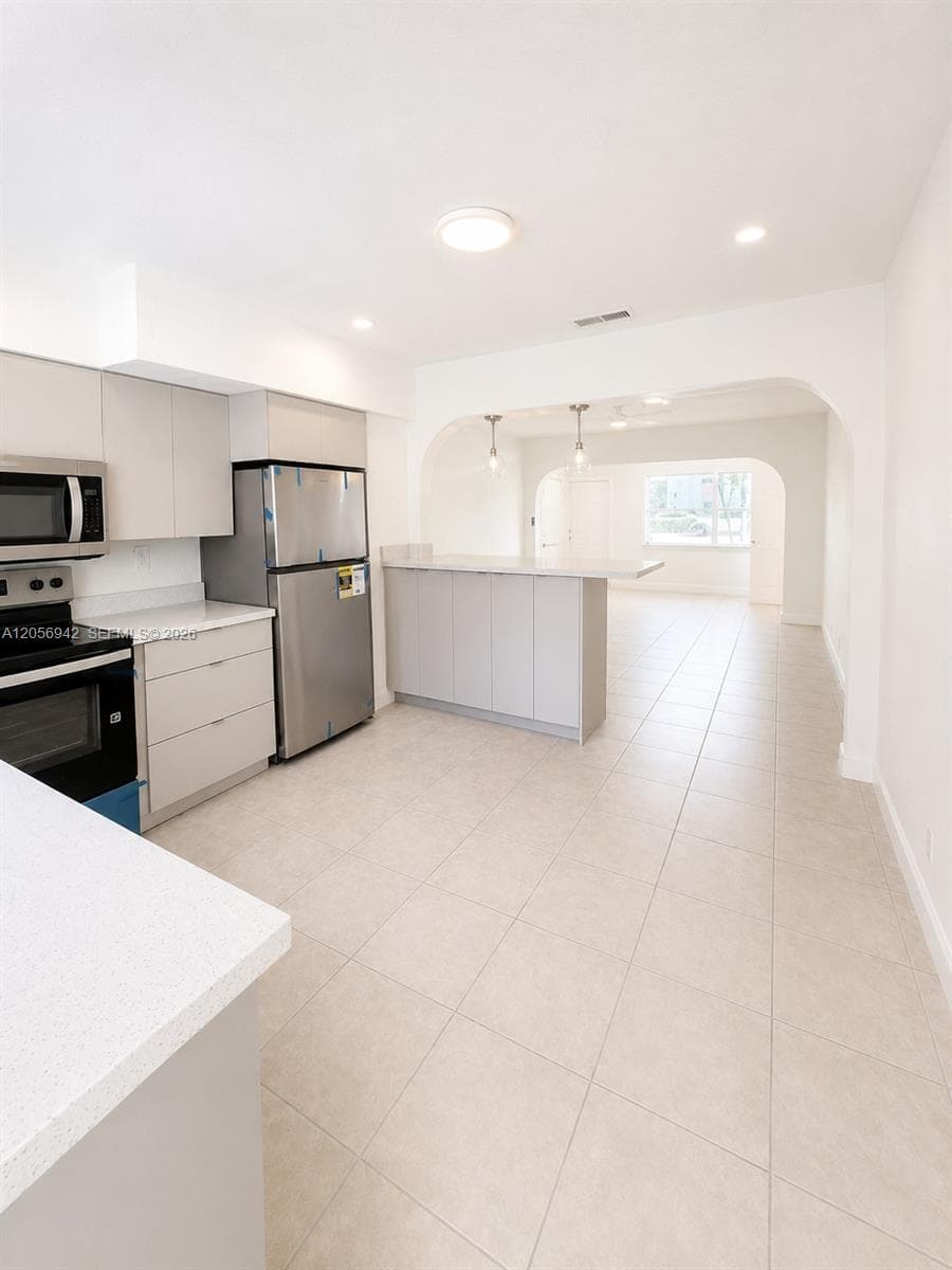 2249 Johnson St, Hollywood FL 33020 photo 2