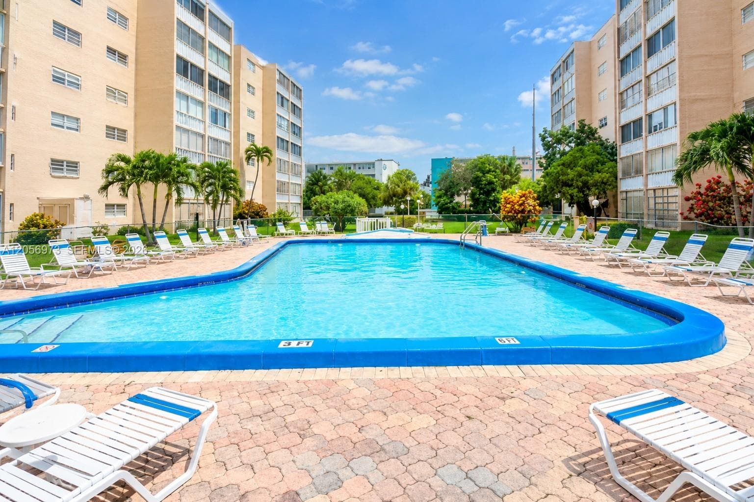 301 NE 14th Ave # 507, Hallandale Beach FL 33009