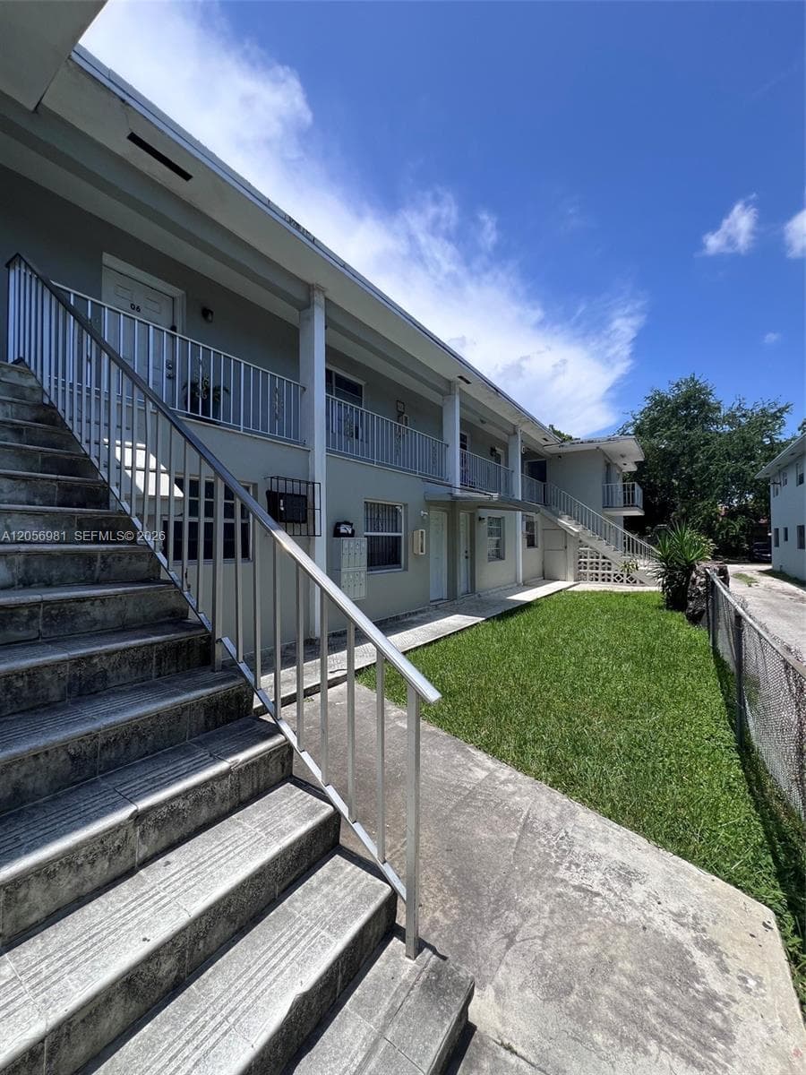 121 NE 80 TER # 8, Miami FL 33138